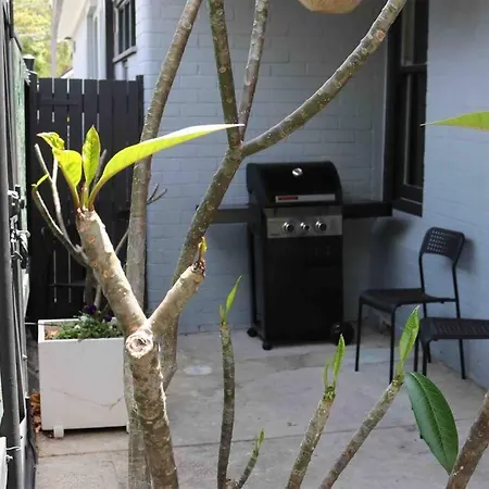 Edw19 - Stylish 2-Bed, 2-Bath Townhose In Drummoyne-2